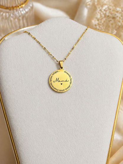 Collar Grabado "Feliz día Mamá" + Box de regalo