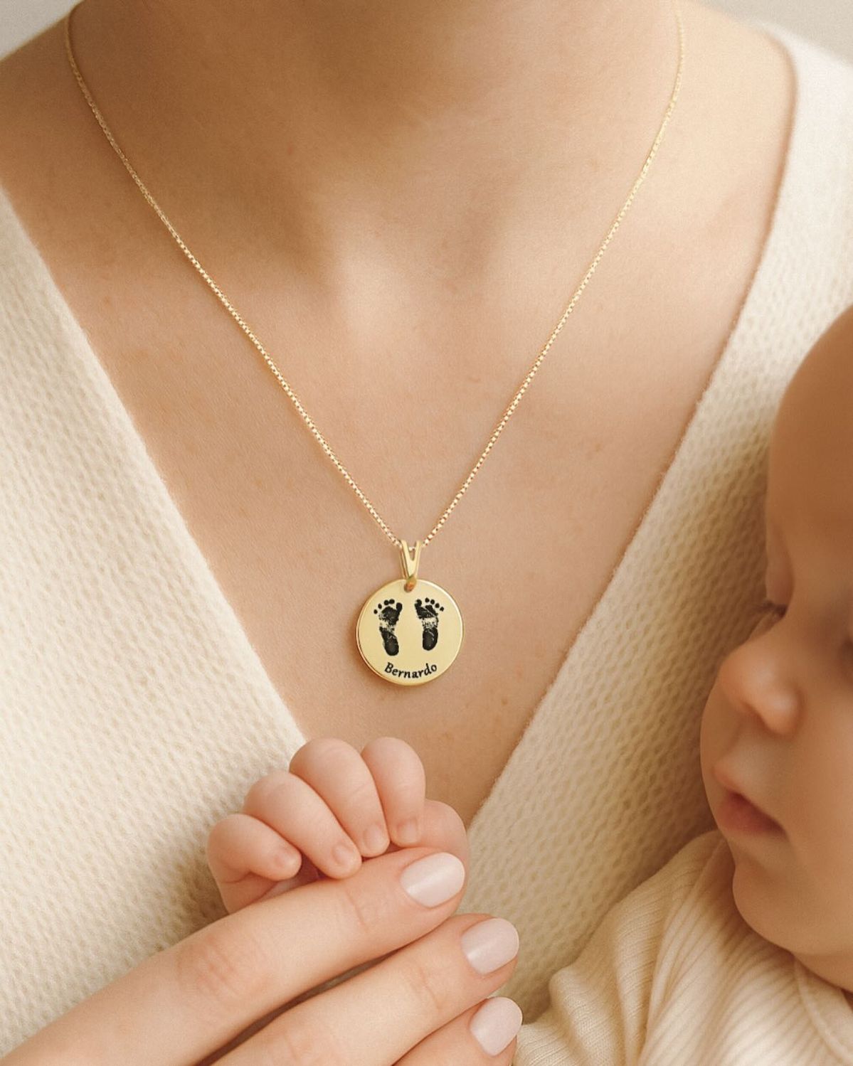 "Amor Eterno" Collar Personalizado para Mamá + Box de Rosas
